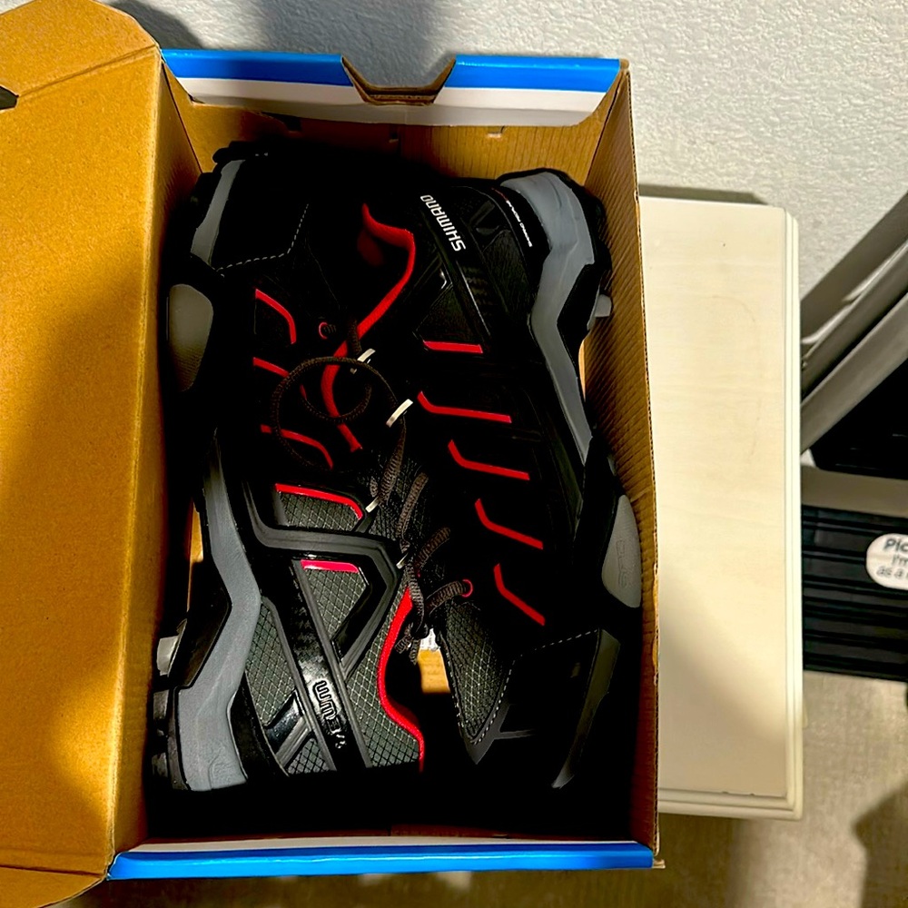 Brand new spin cycling shoes never worn
